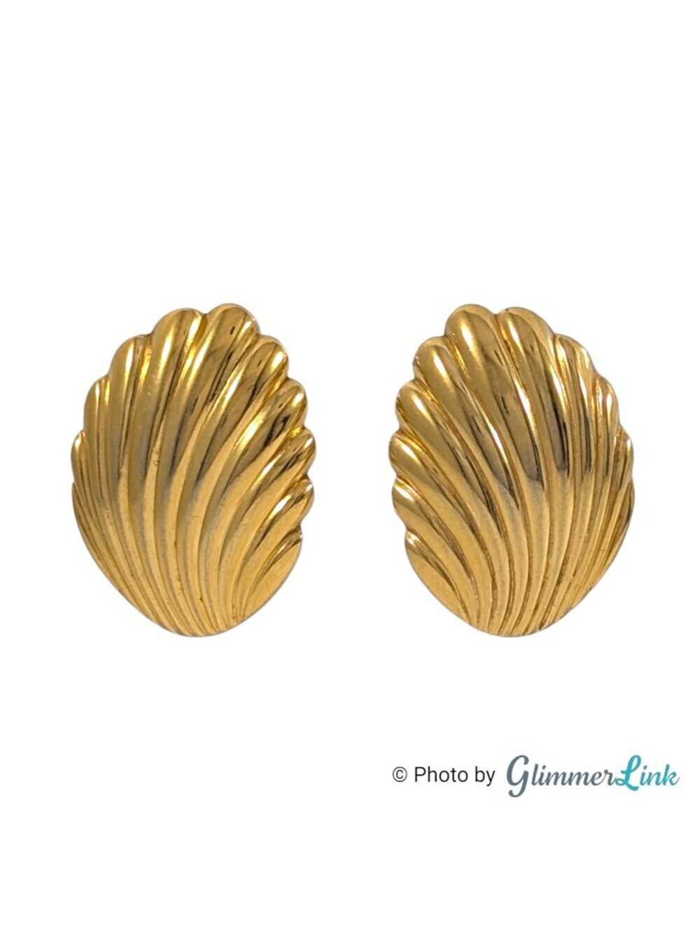 Vintage Trifari Gold Tone Ribbed Shell Clip On Earrings Signed